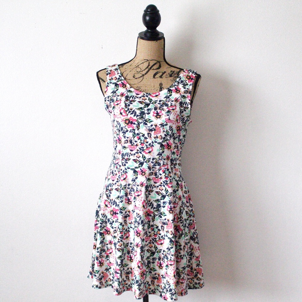 Divided H&M Size 12 White Floral Sleeveless Mini Dress